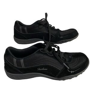 Skechers Women's Black Low-Profile Lace-Up Athletic Sneakers Size 9.5 Leather